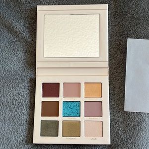 Beautycounter special edition holiday eyeshadow palette